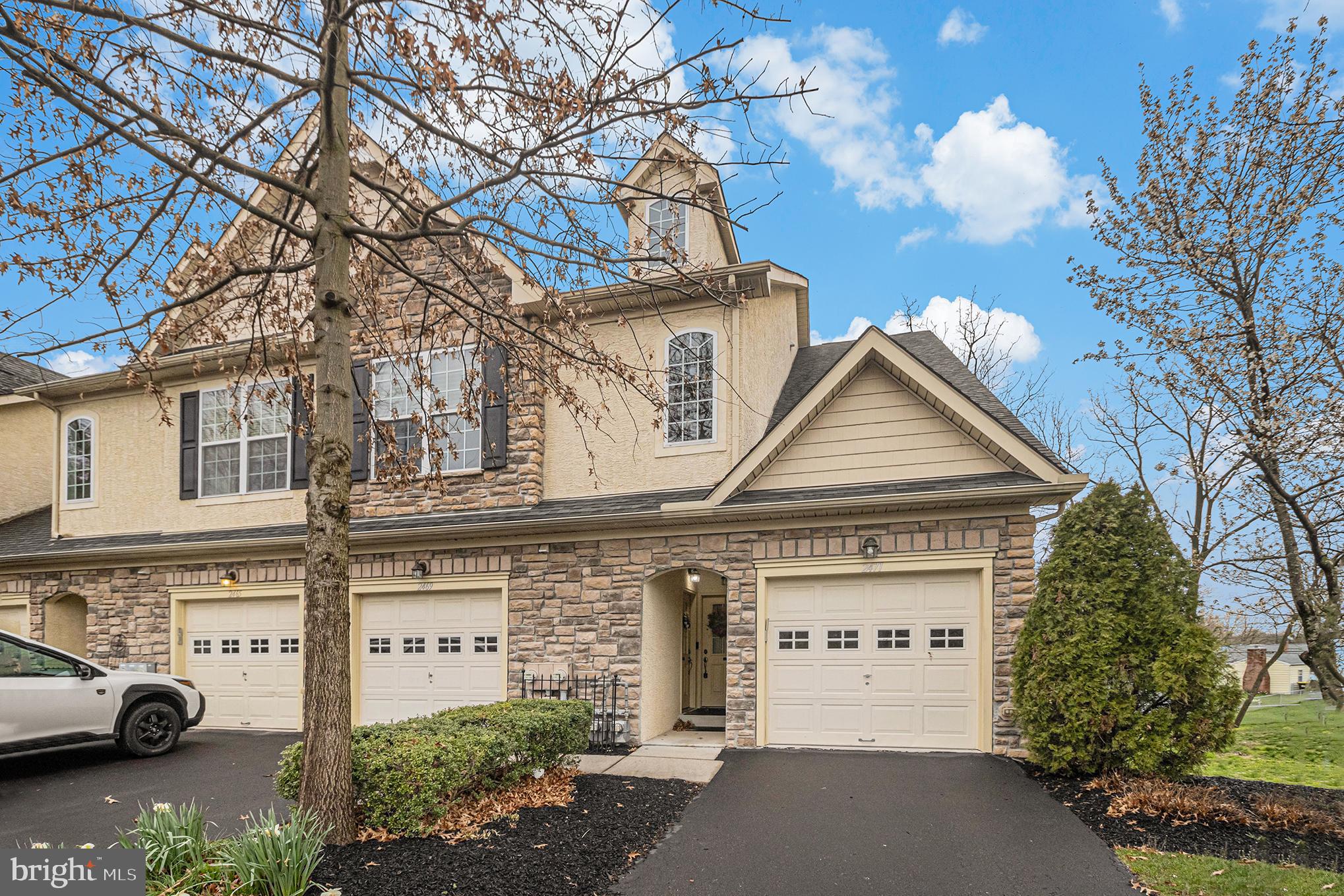 2471 MERRI CLAUDE DRIVE