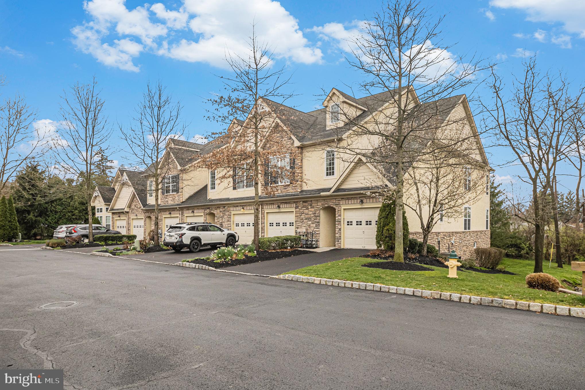 2471 MERRI CLAUDE DRIVE