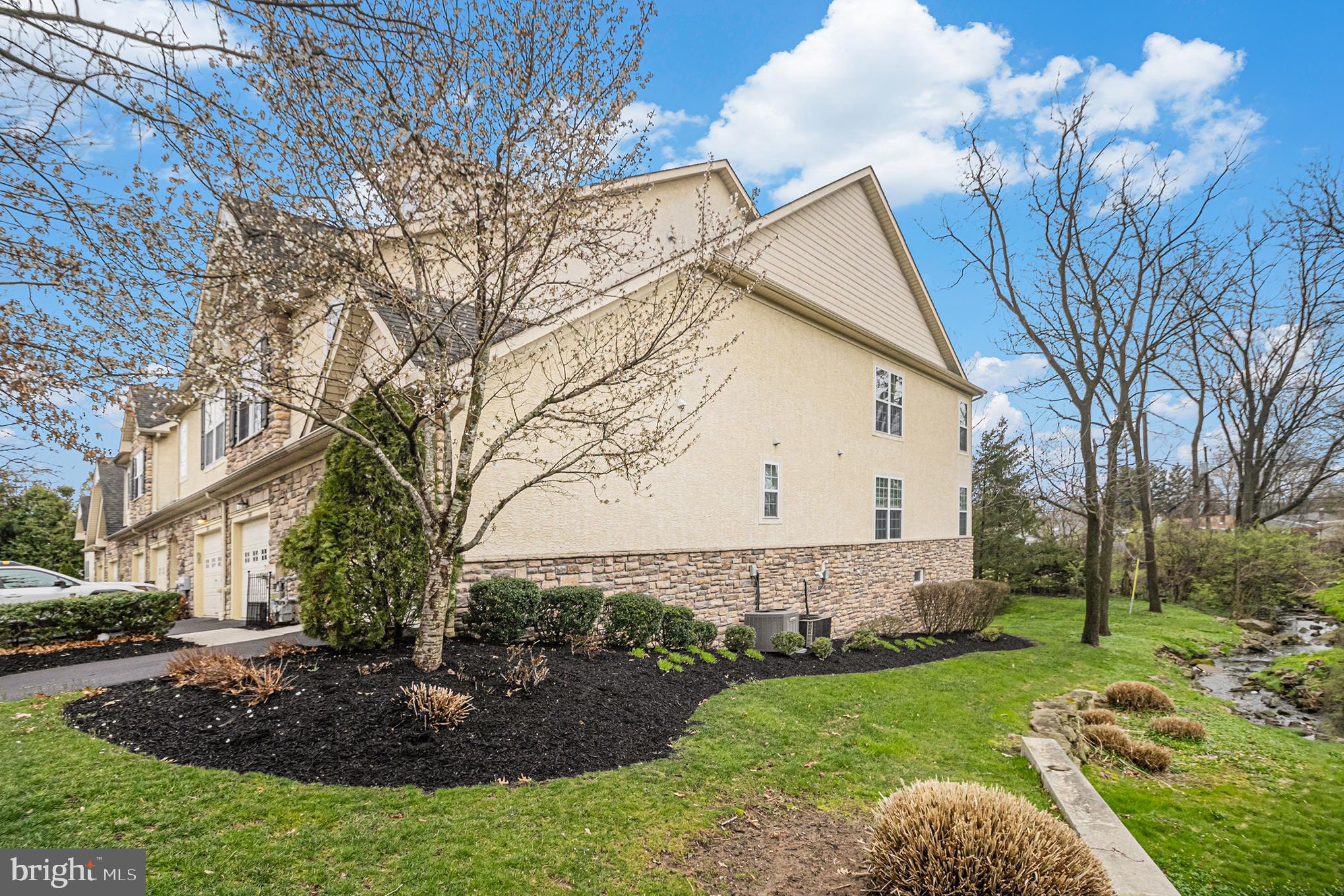 2471 MERRI CLAUDE DRIVE