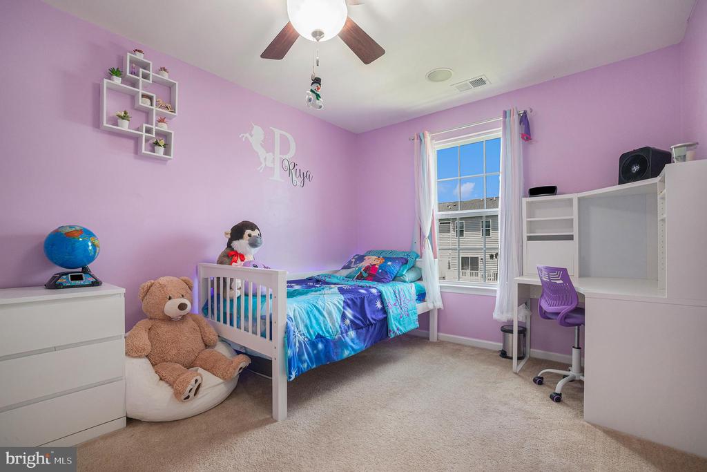 1715 LISA COURT