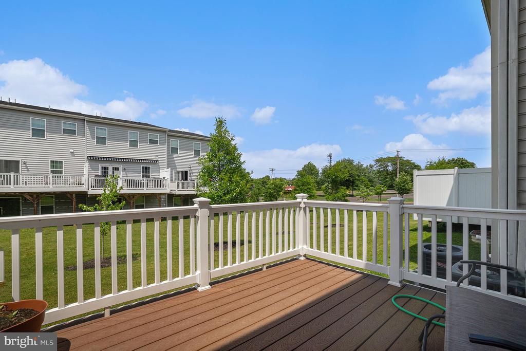 1715 LISA COURT
