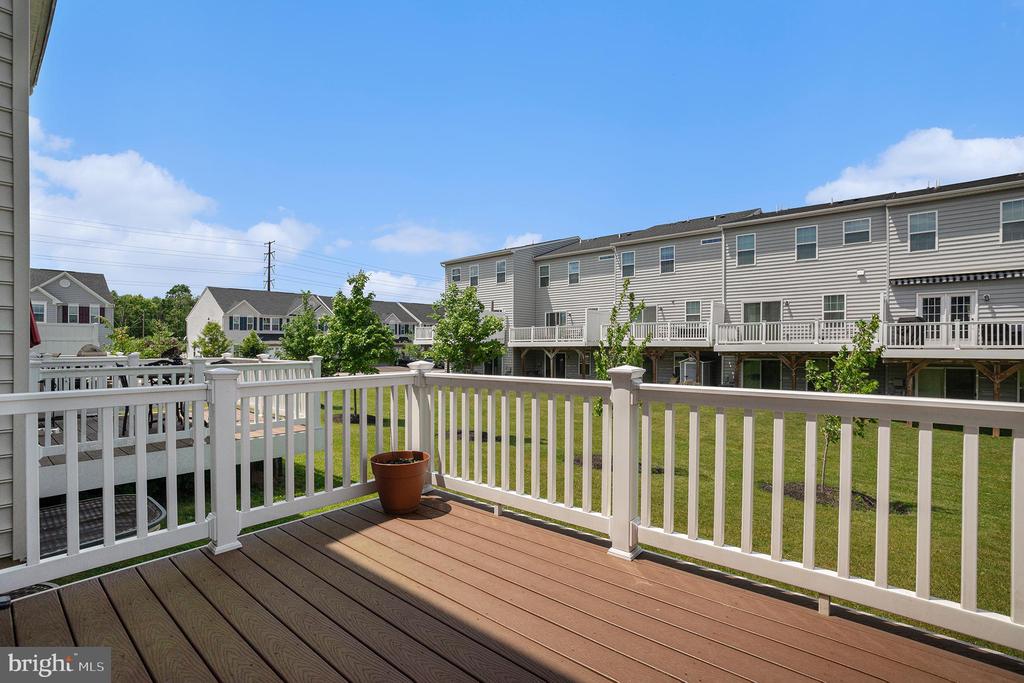 1715 LISA COURT