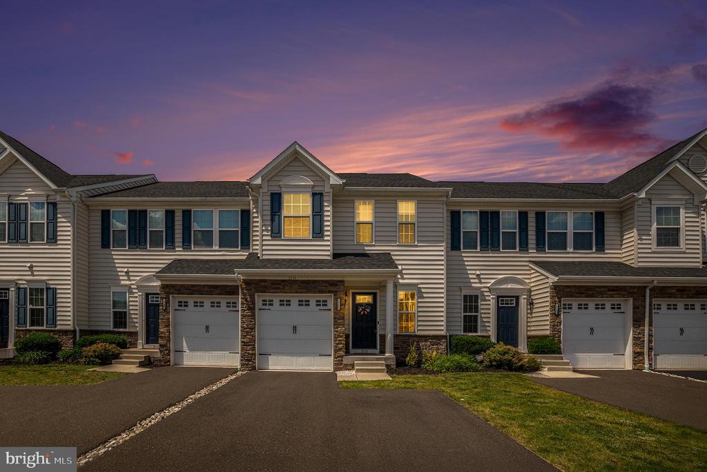 1715 LISA COURT