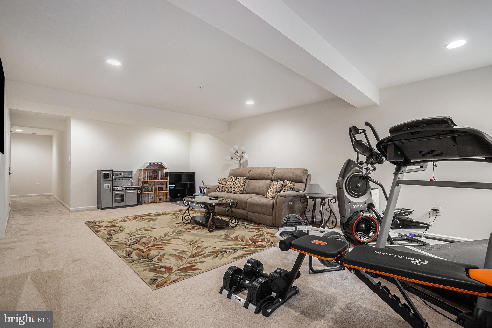 1715 LISA COURT