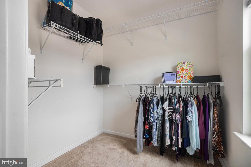 1715 LISA COURT
