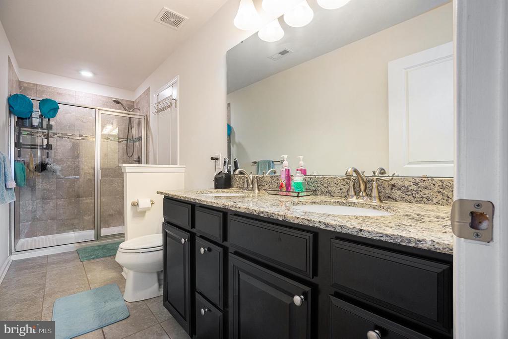 1715 LISA COURT