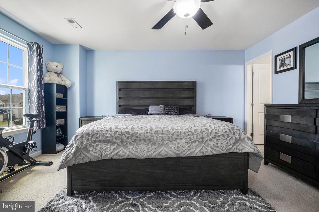 1715 LISA COURT