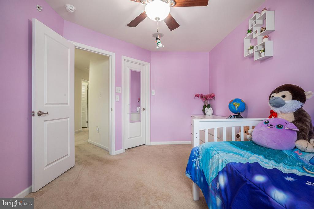 1715 LISA COURT