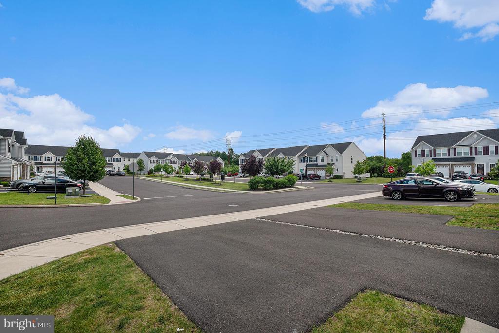 1715 LISA COURT