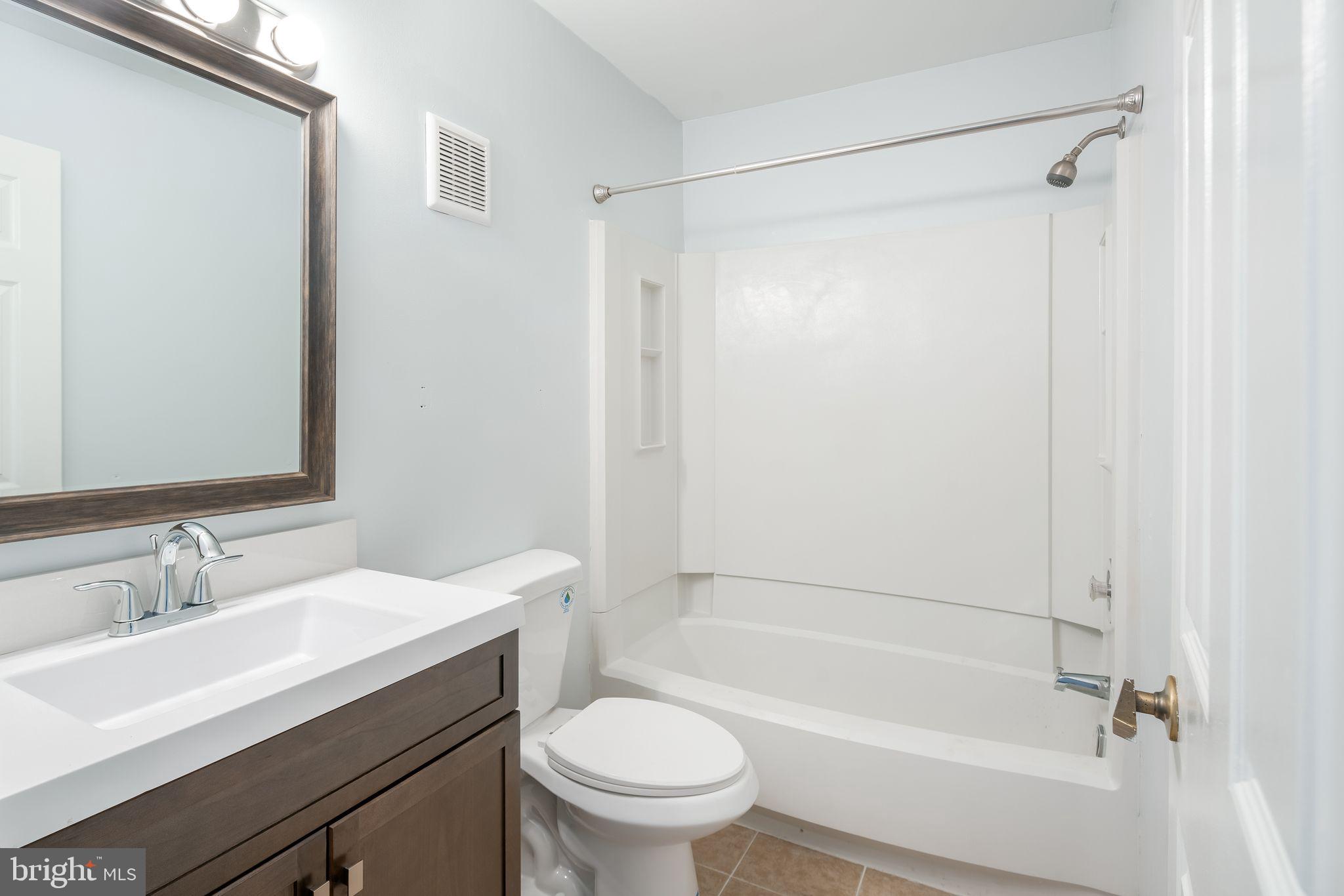 206 HICKORY COURT 206