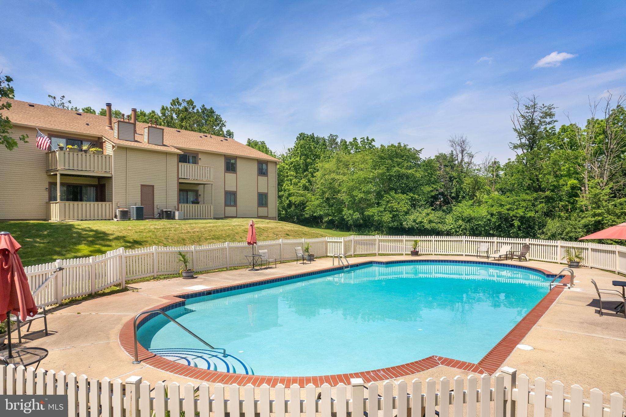 206 HICKORY COURT 206