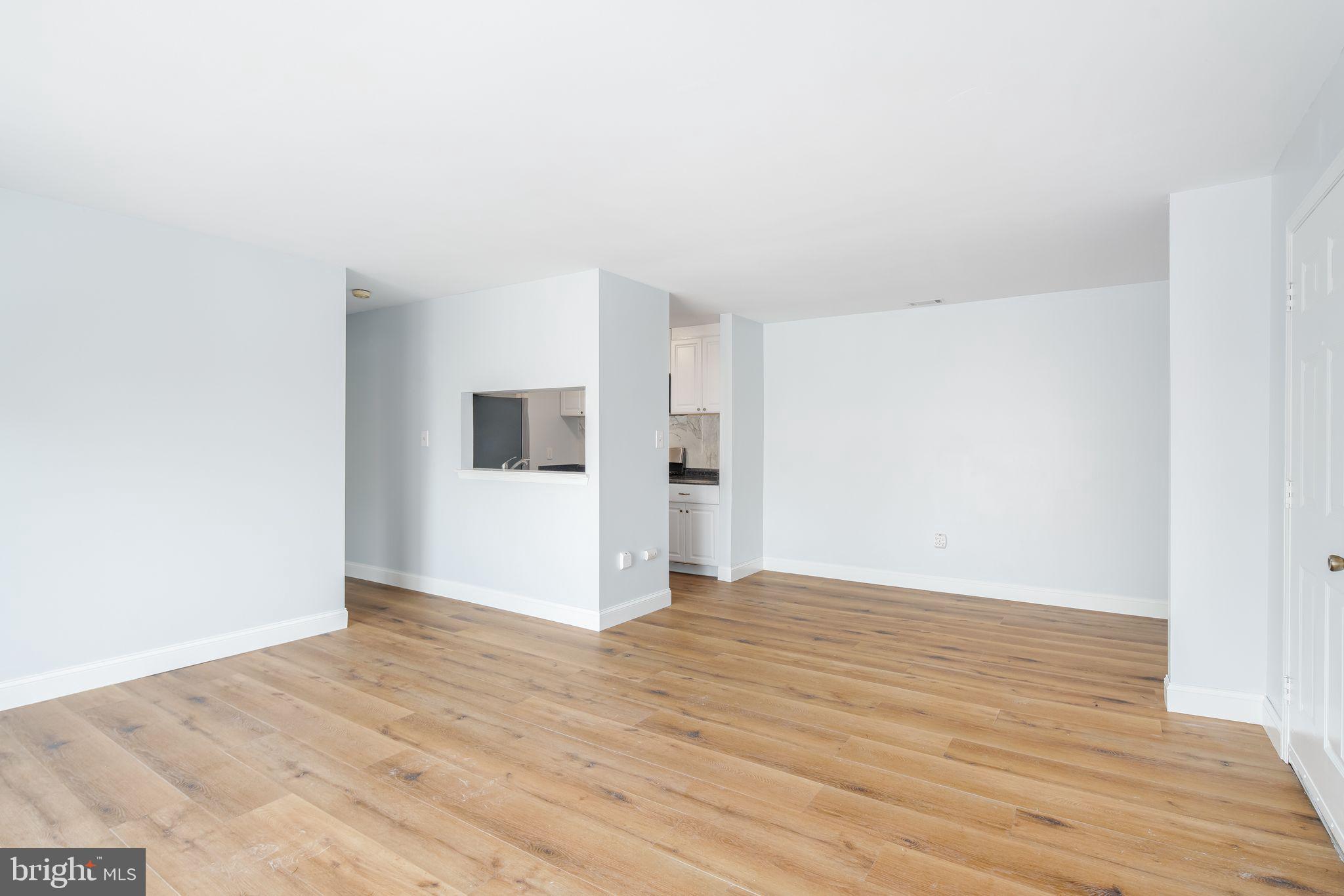 206 HICKORY COURT 206