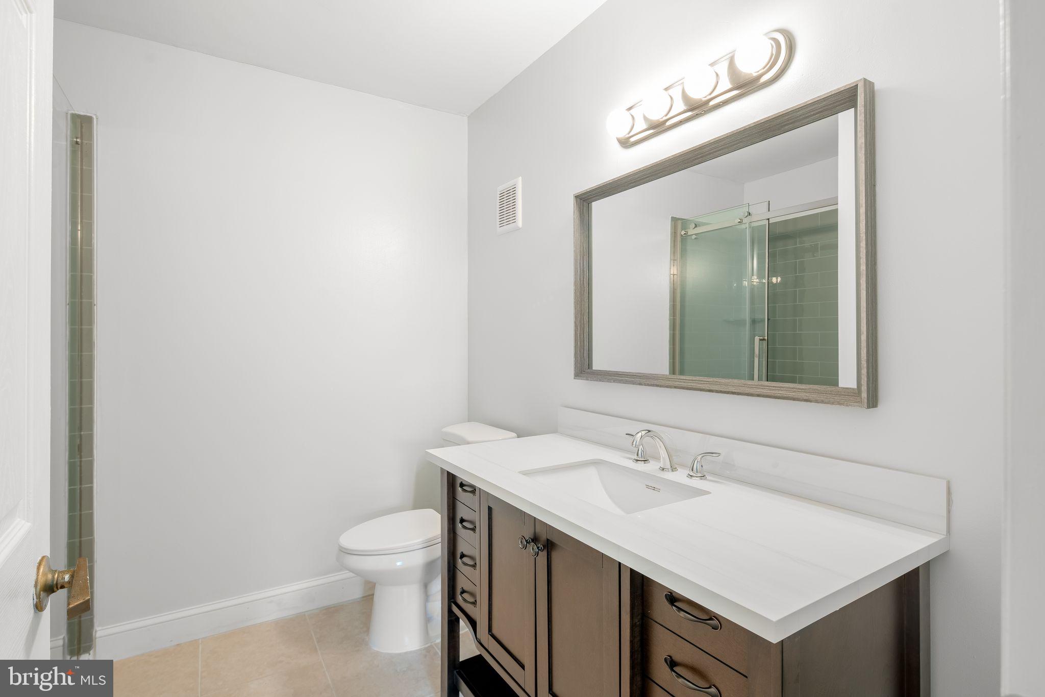 206 HICKORY COURT 206