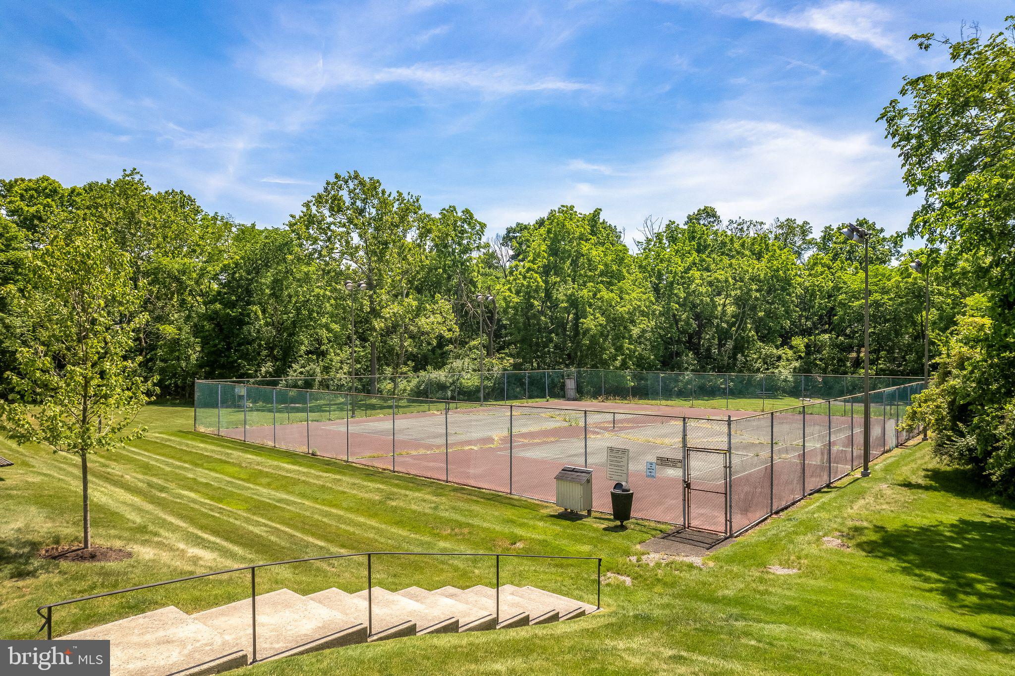 206 HICKORY COURT 206