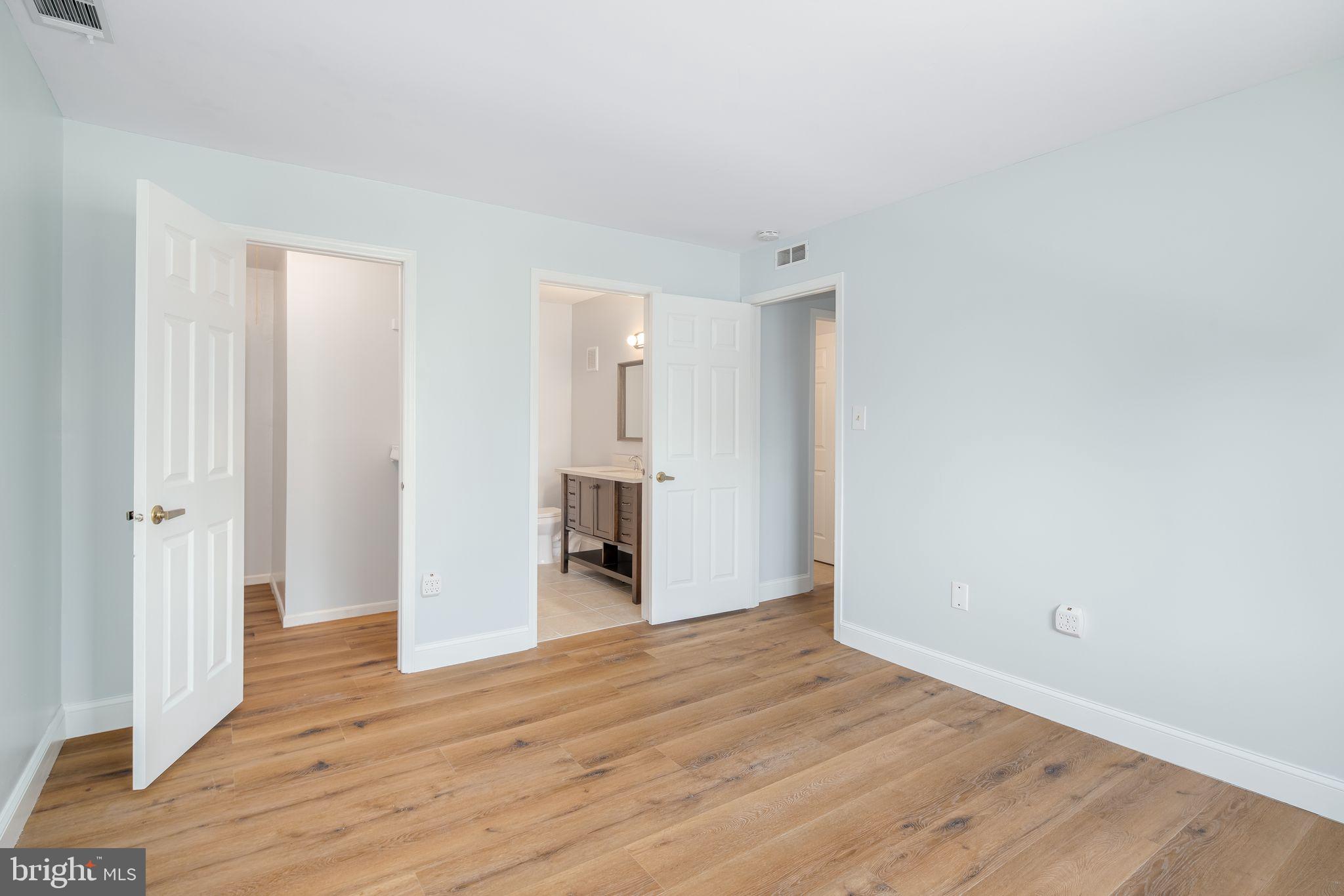206 HICKORY COURT 206