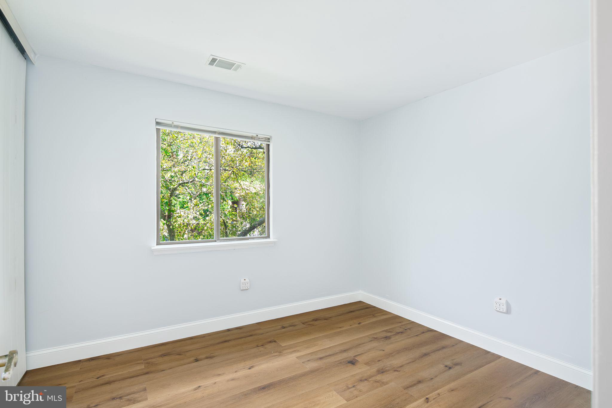 206 HICKORY COURT 206