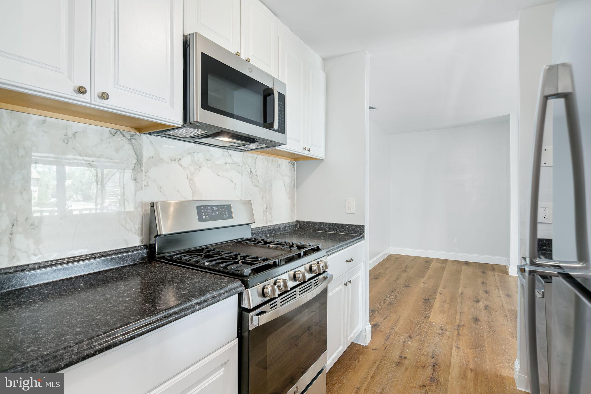 206 HICKORY COURT 206