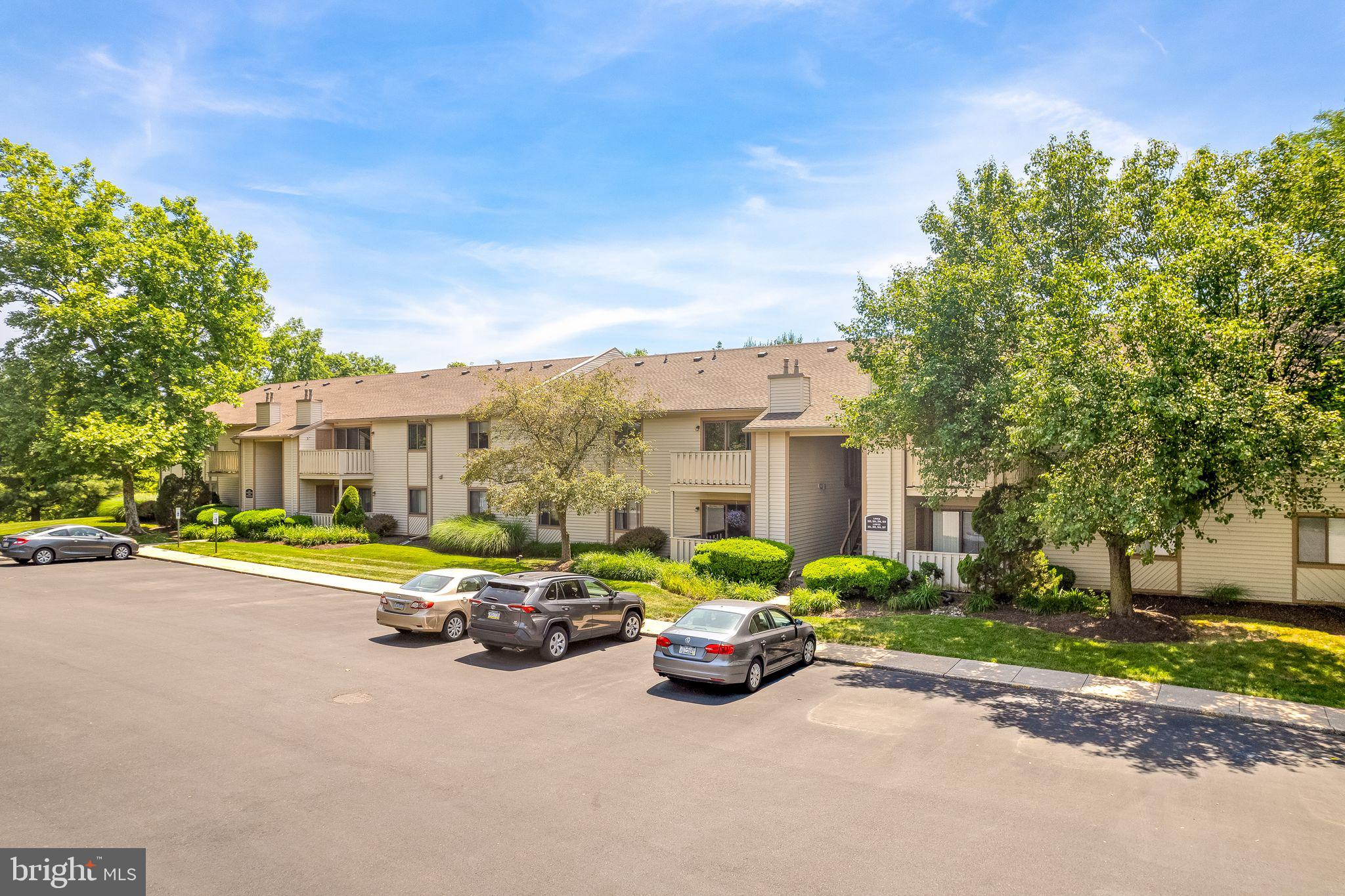 206 HICKORY COURT 206