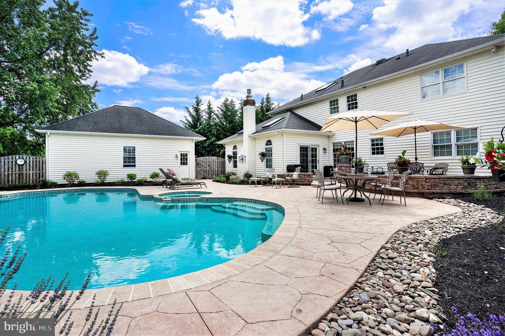 367 GOSLING DRIVE