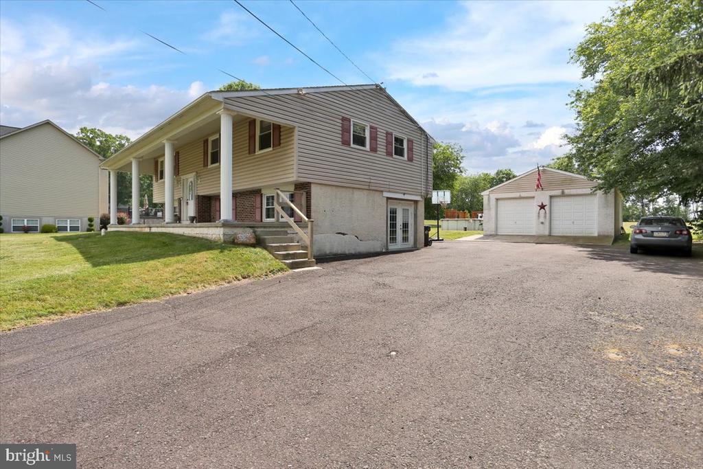 3312 NEW HANOVER SQUARE ROAD