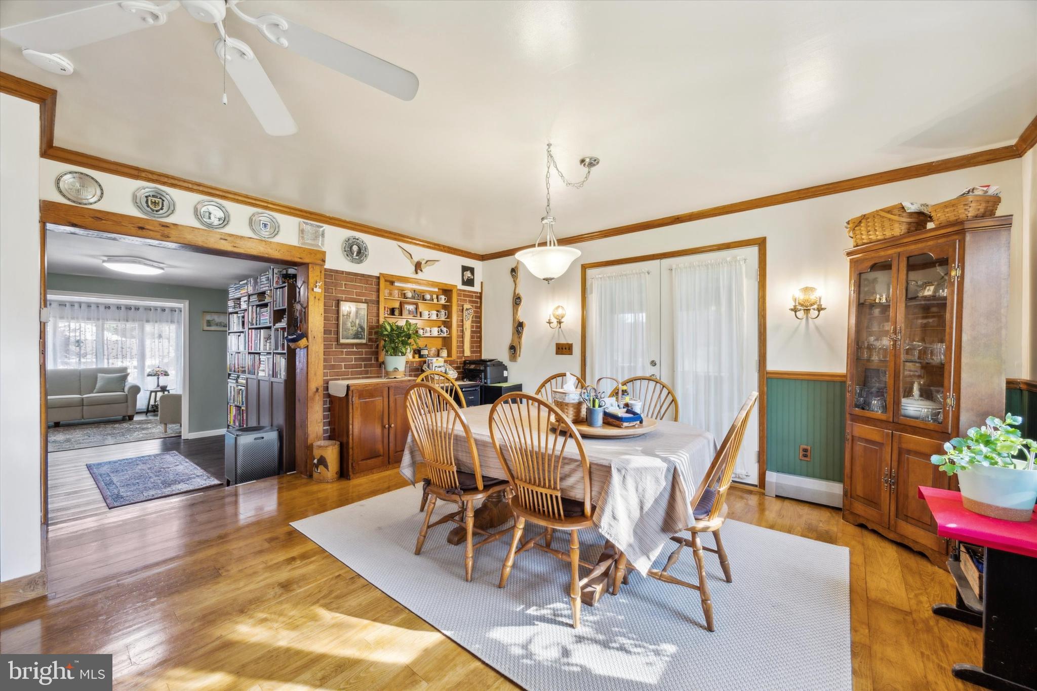 25 LAUREL LANE