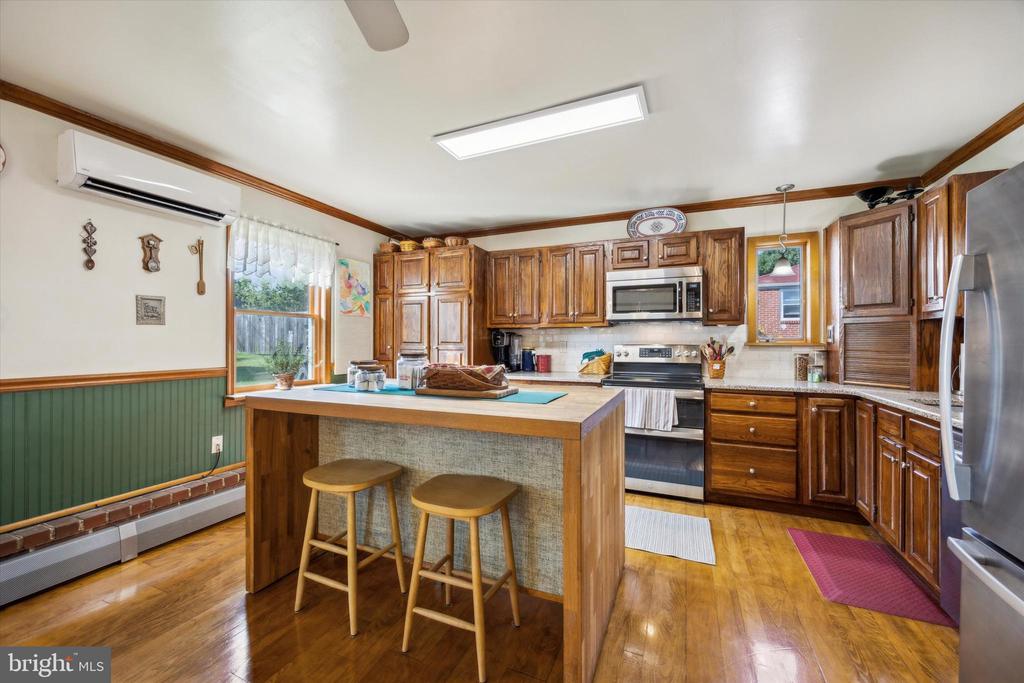25 LAUREL LANE
