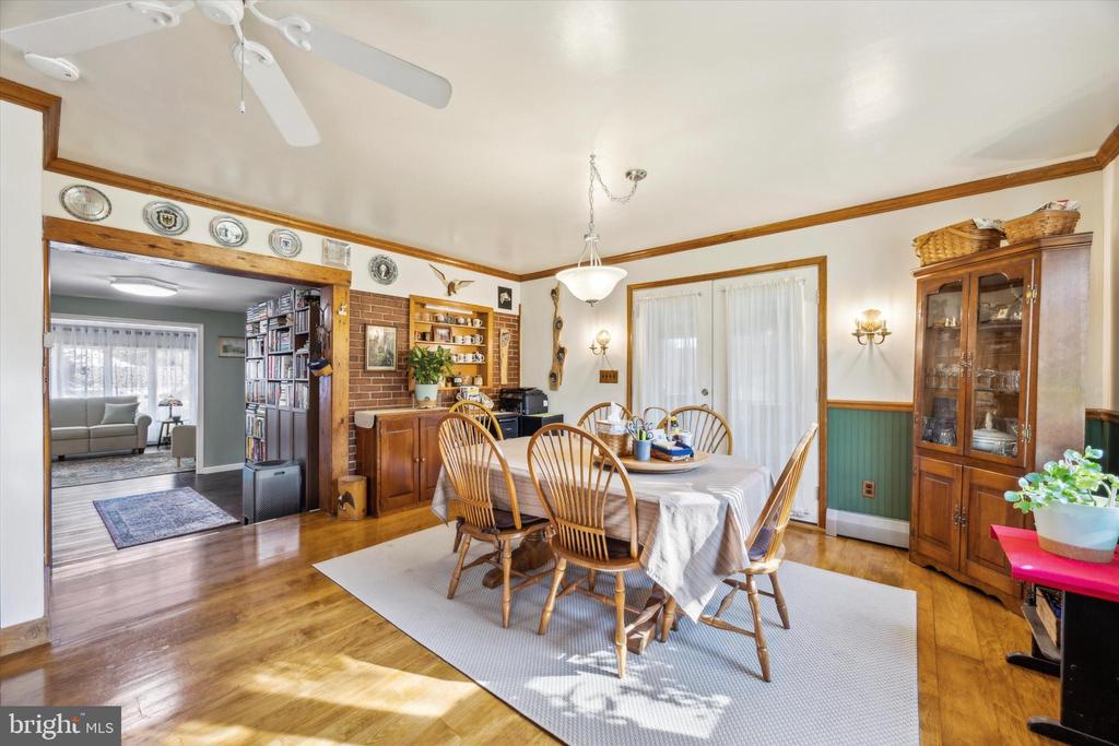 25 LAUREL LANE