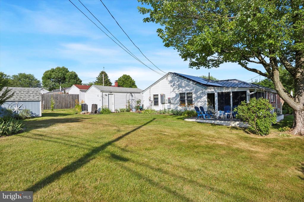 25 LAUREL LANE