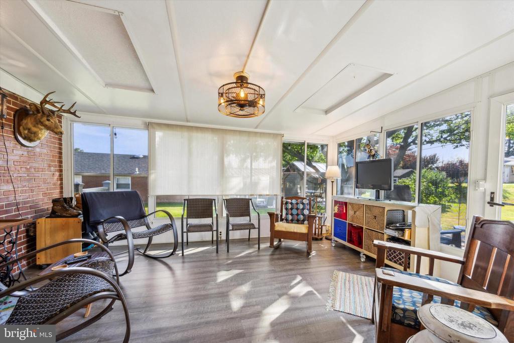 25 LAUREL LANE