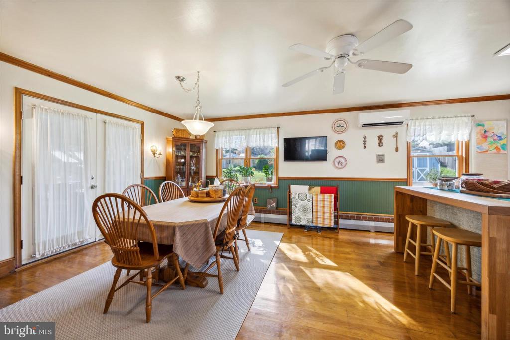 25 LAUREL LANE
