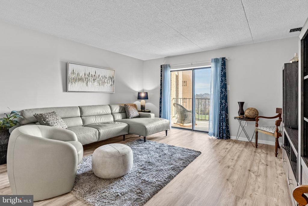 10608 VALLEY FORGE CIRCLE 608