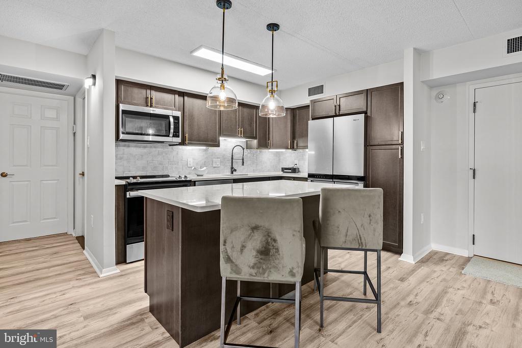 10608 VALLEY FORGE CIRCLE 608