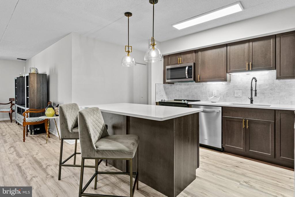 10608 VALLEY FORGE CIRCLE 608