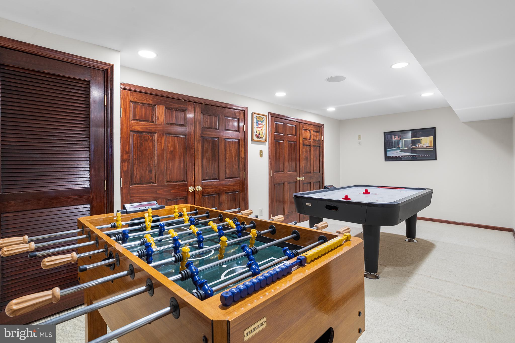 1122 CANTERBURY DRIVE