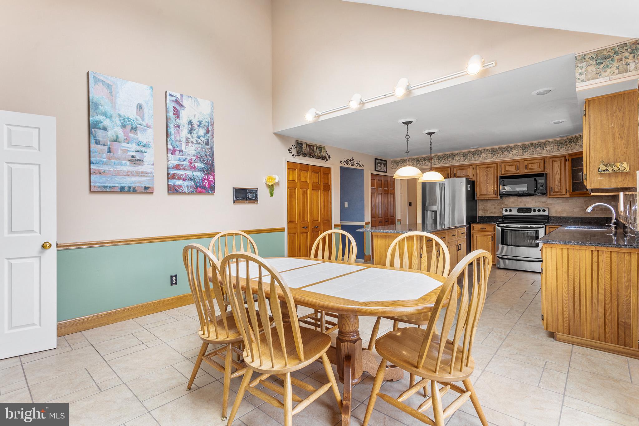 1122 CANTERBURY DRIVE