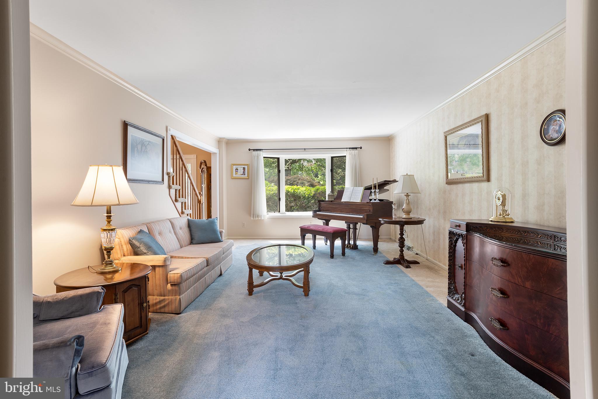 1122 CANTERBURY DRIVE