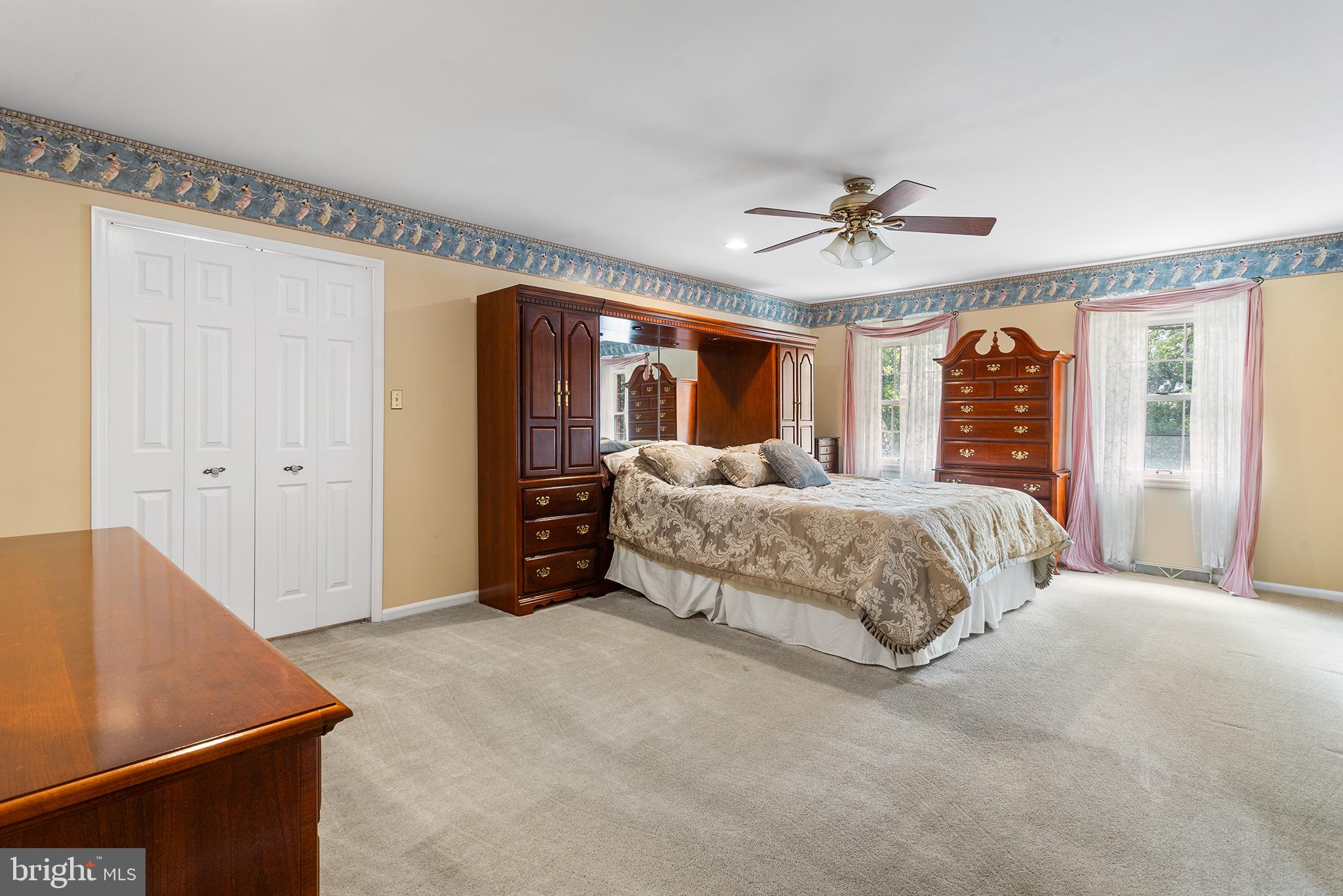 1122 CANTERBURY DRIVE