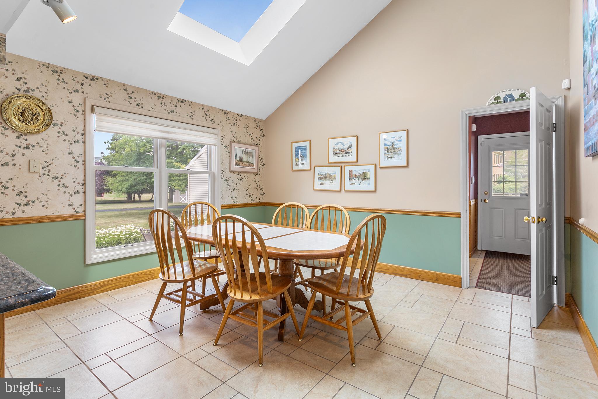 1122 CANTERBURY DRIVE