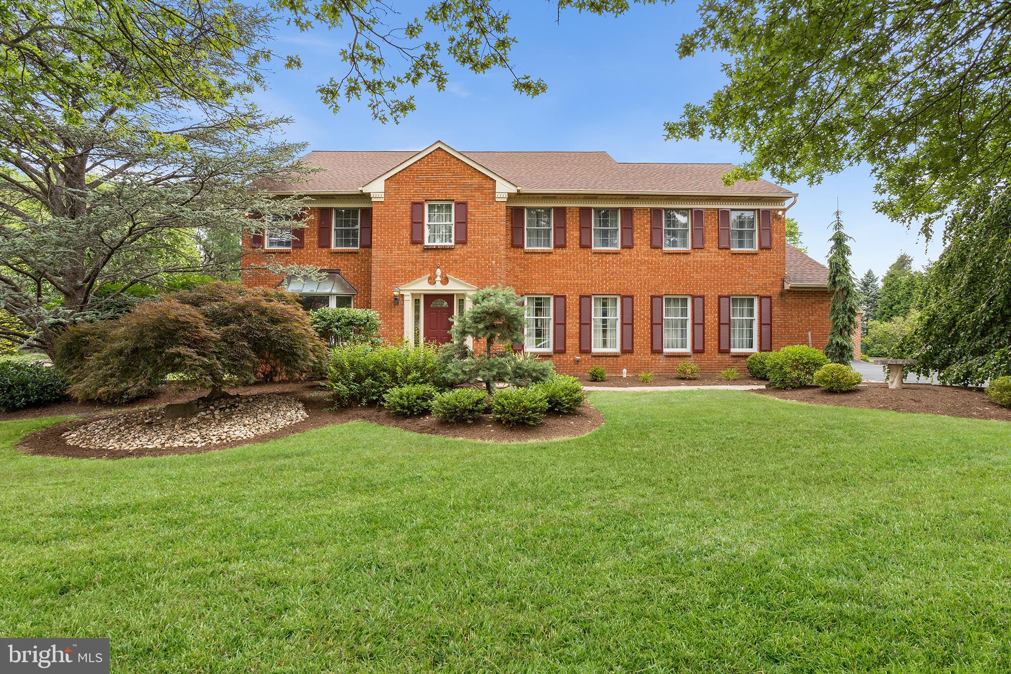 1122 CANTERBURY DRIVE