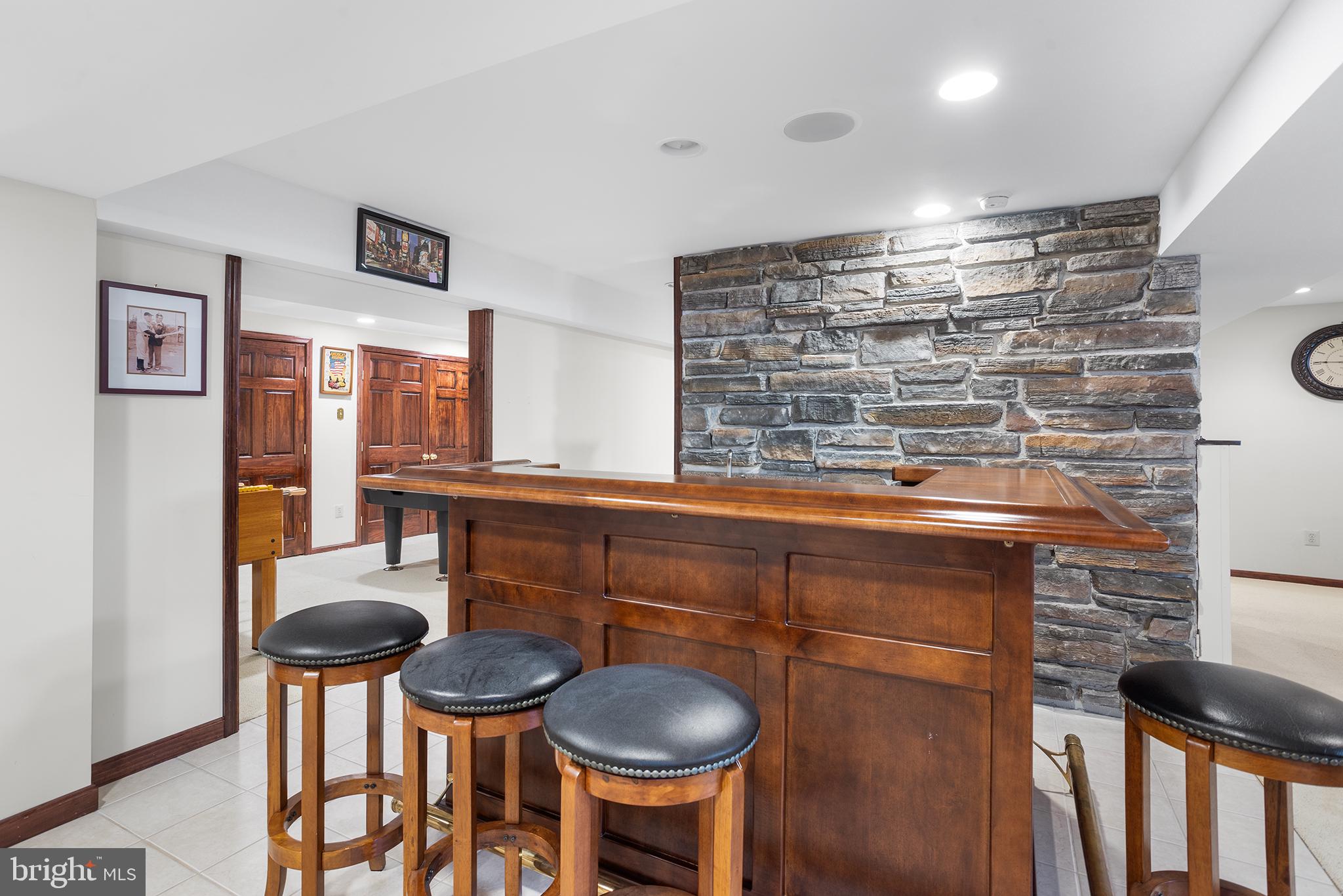 1122 CANTERBURY DRIVE