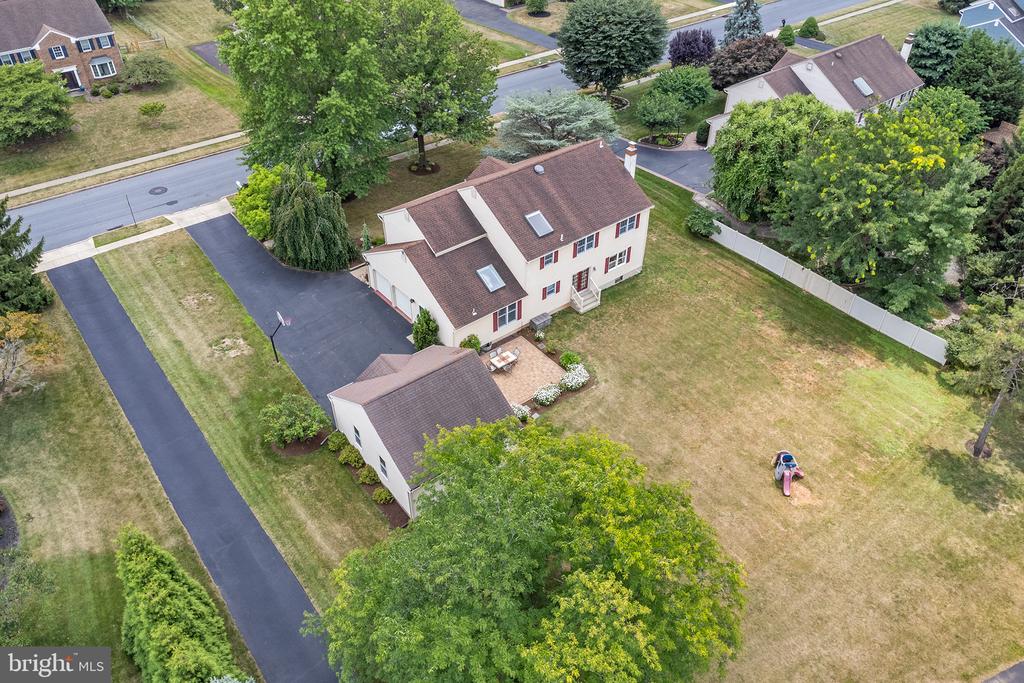1122 CANTERBURY DRIVE