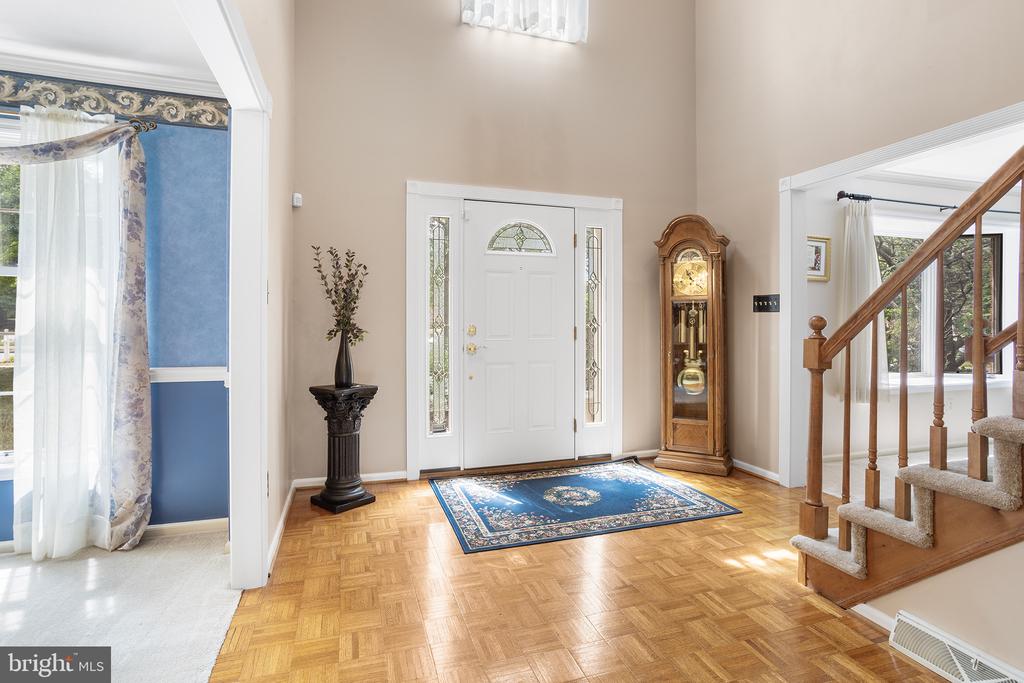 1122 CANTERBURY DRIVE