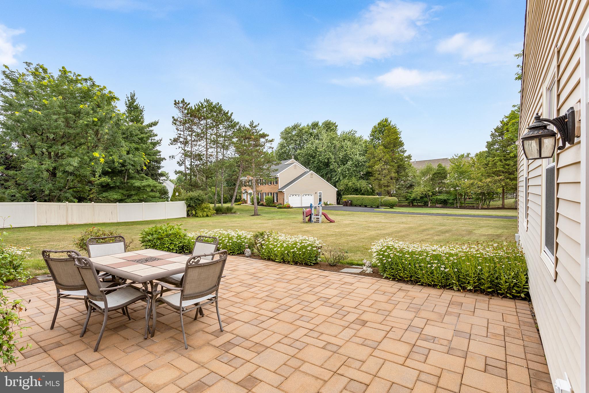 1122 CANTERBURY DRIVE