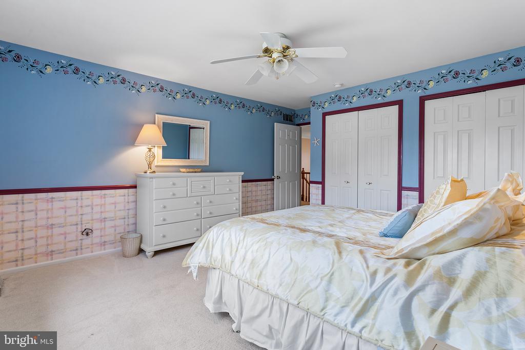 1122 CANTERBURY DRIVE
