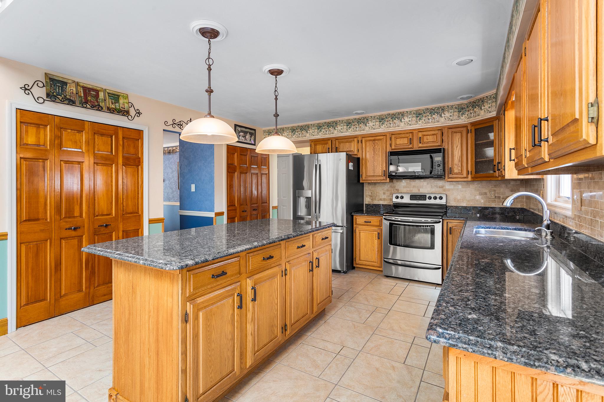 1122 CANTERBURY DRIVE