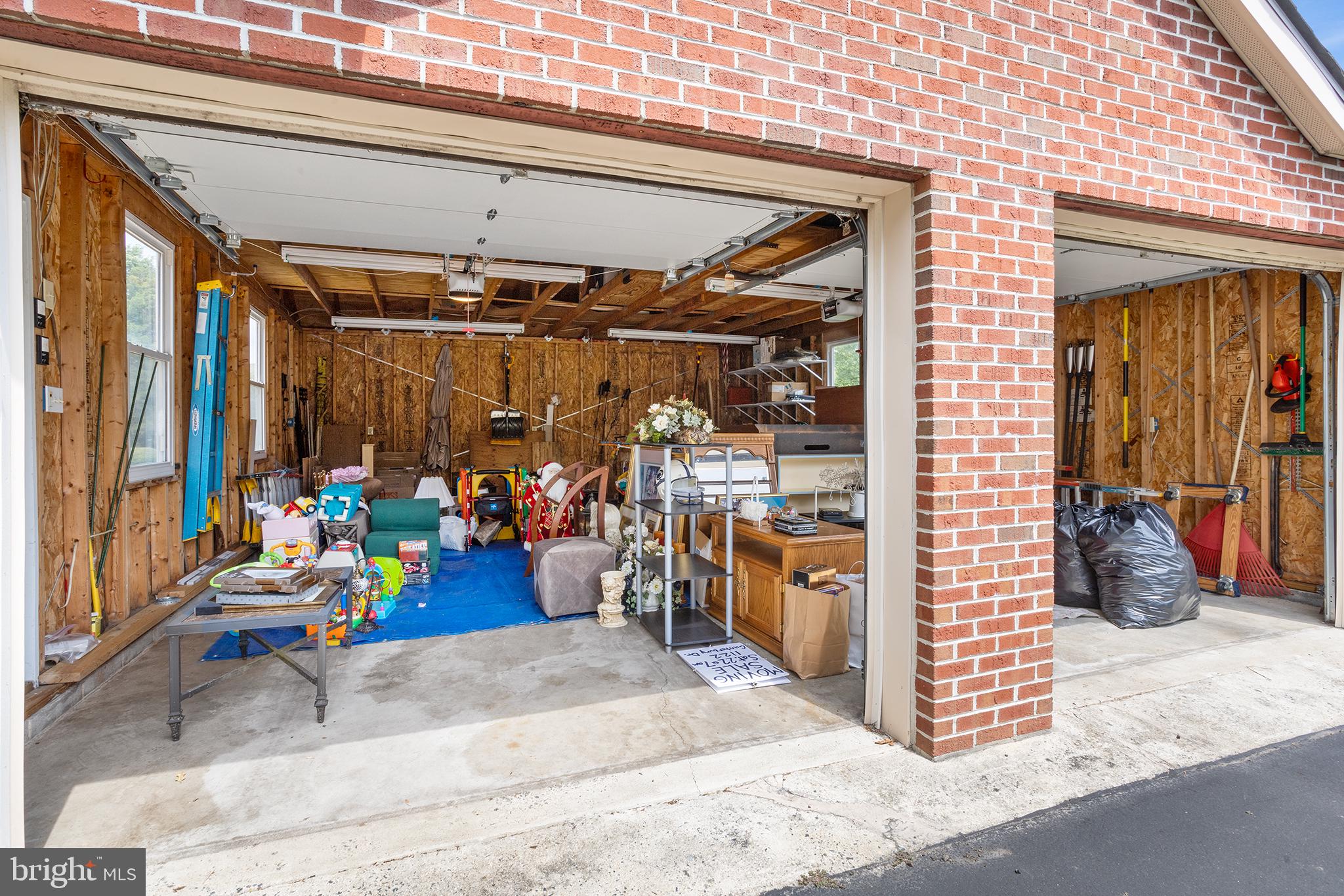 1122 CANTERBURY DRIVE