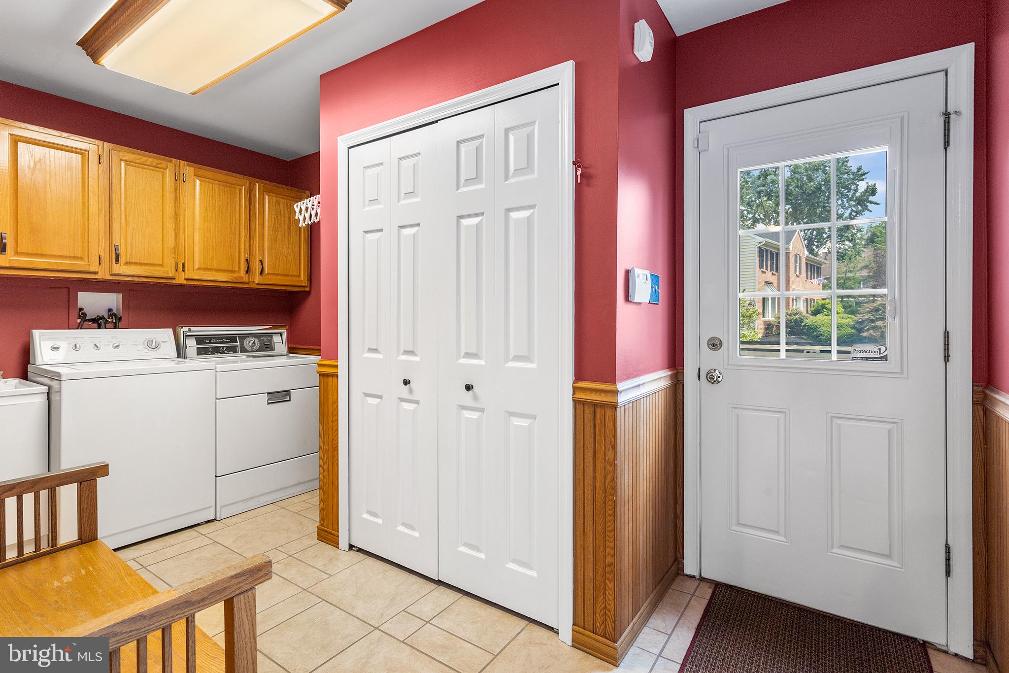 1122 CANTERBURY DRIVE