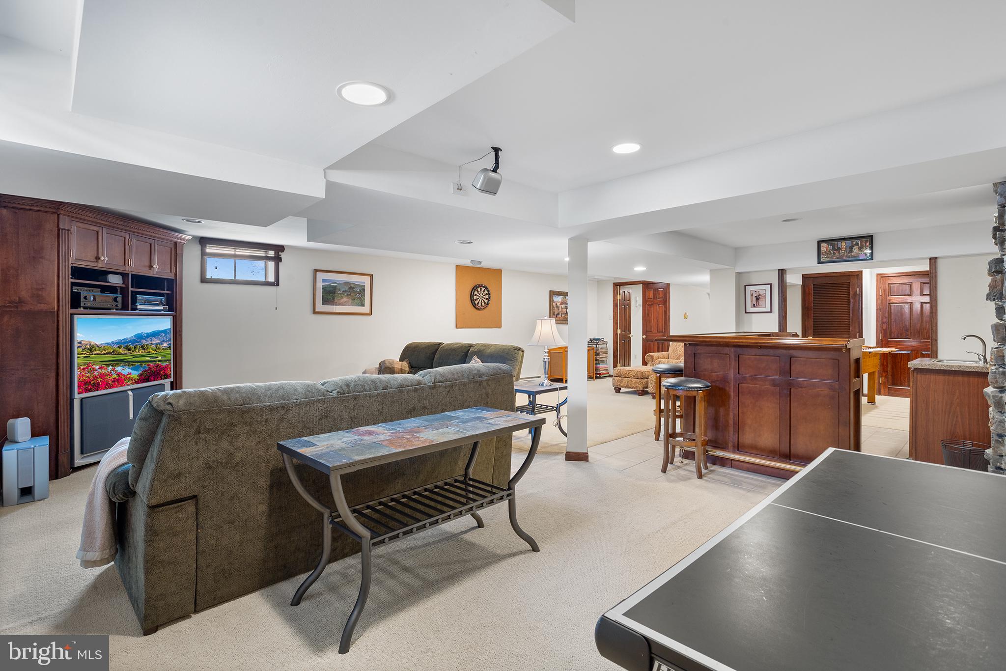 1122 CANTERBURY DRIVE