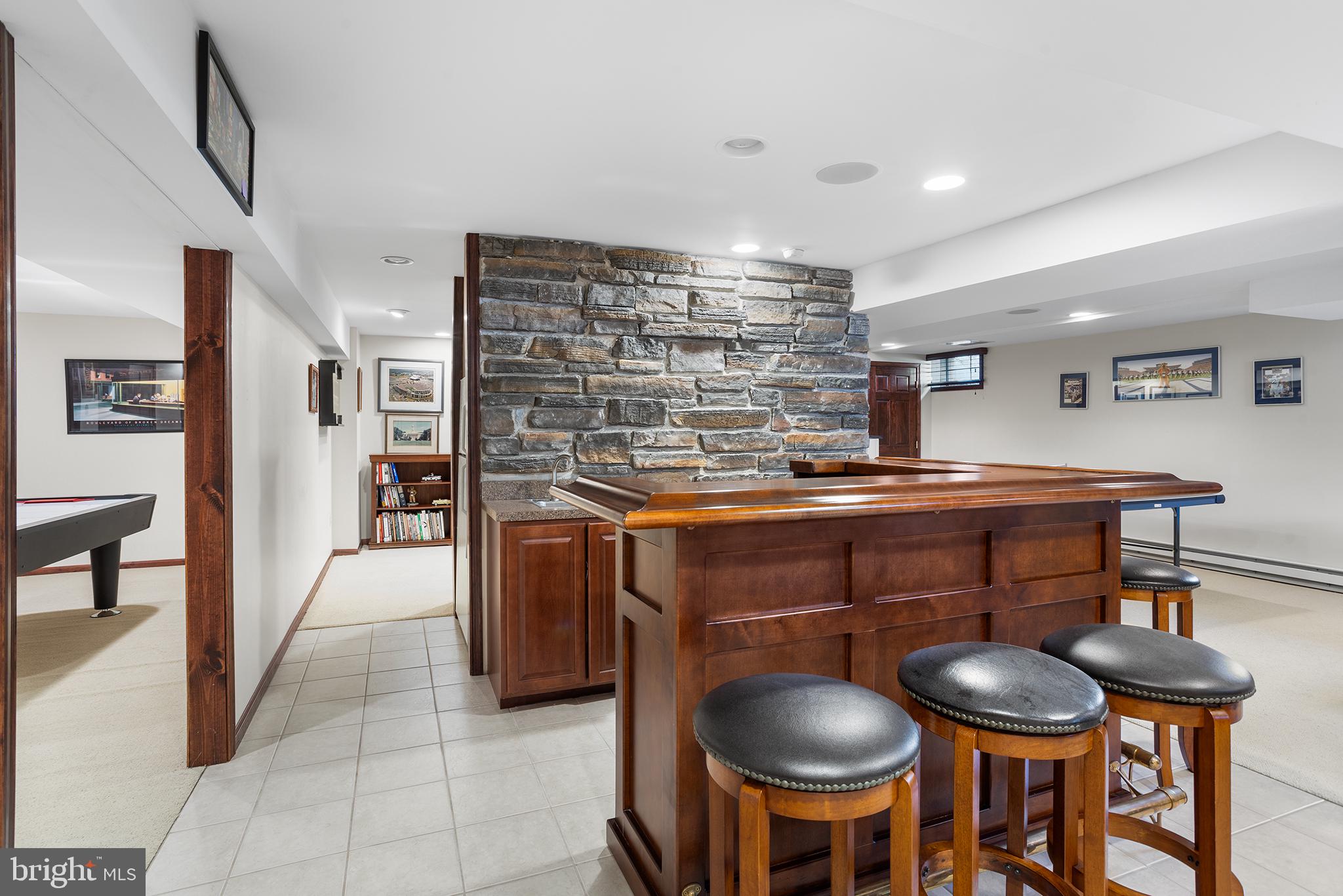 1122 CANTERBURY DRIVE