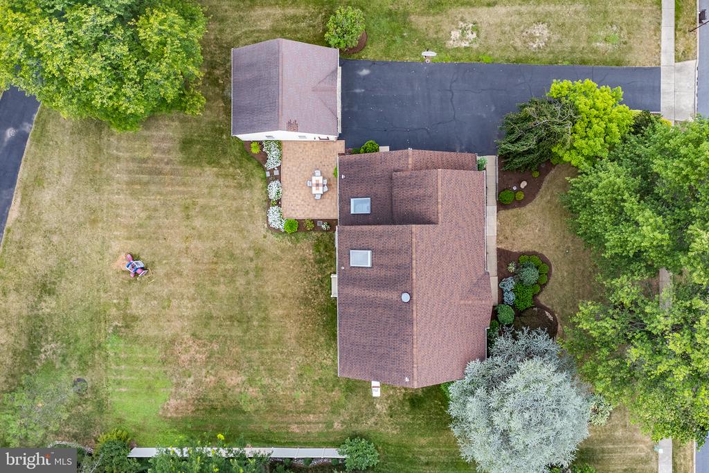 1122 CANTERBURY DRIVE